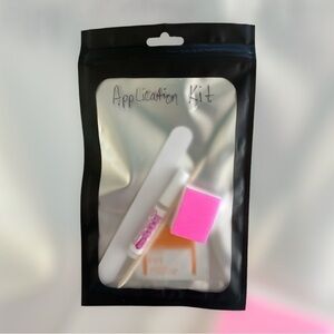Press On reusable Nails set of 26 with application kit